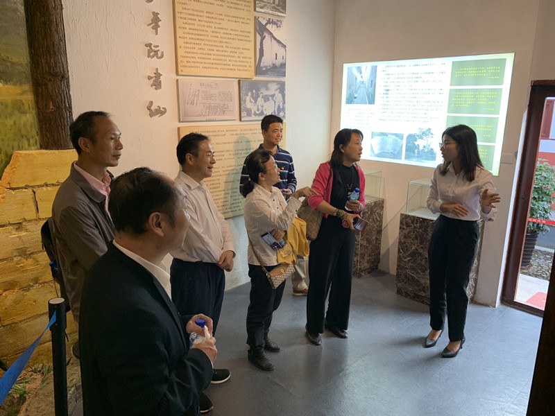 广东省审计厅组织特约审计员代表开展审计传统教育活动2_副本.jpg