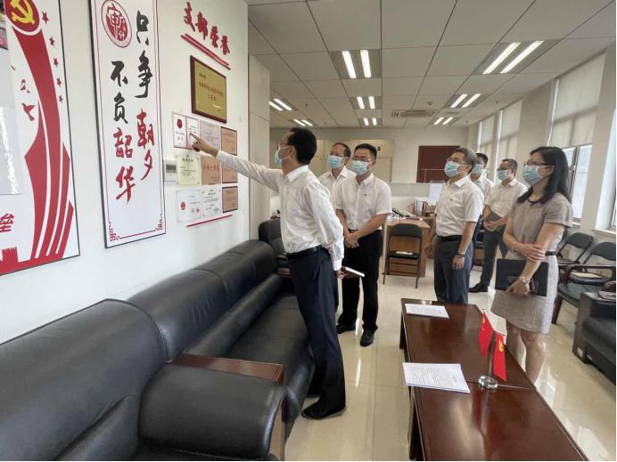 厅党组书记、厅长张爱军到企业审计处调研指导做好新时期国资国企审计工作2.jpg