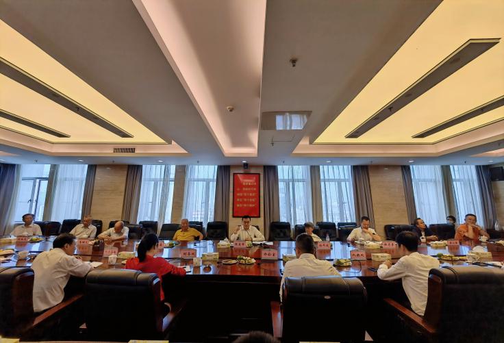 省审计厅召开新老党员座谈会1.jpg