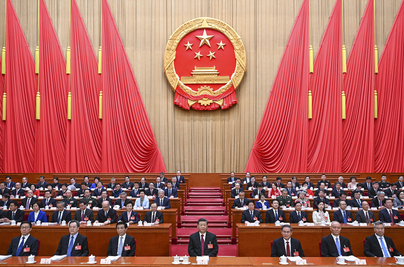 3月5日，第十四届全国人民代表大会第二次会议在北京人民大会堂开幕。党和国家领导人习近平、李强、王沪宁、蔡奇、丁薛祥、李希、韩正等出席大会。