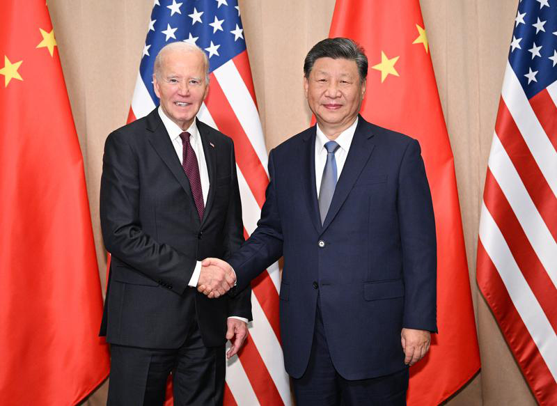 当地时间11月16日下午，国家主席习近平在利马同美国总统拜登举行会晤。