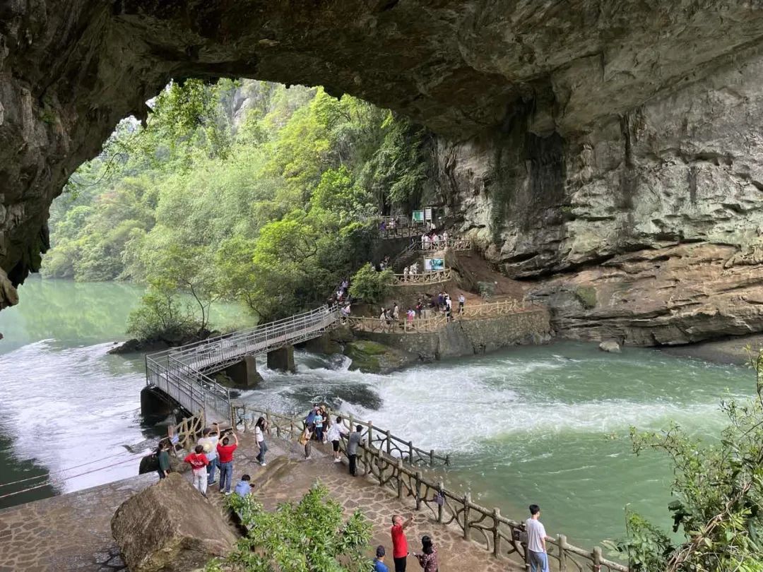 《旅途如画卷》