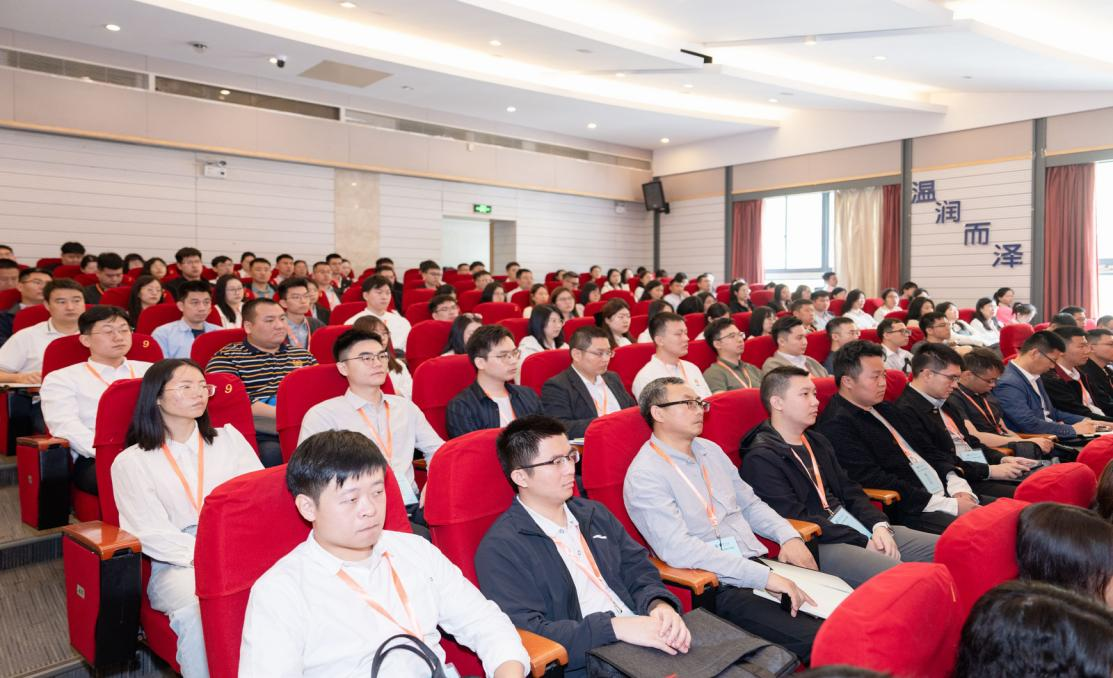 4月9日，广东省审计厅2025年度大数据审计强化班在南京审计大学正式开班，同时联合湖南、山东、辽宁三省审计厅共同举行开班典礼。